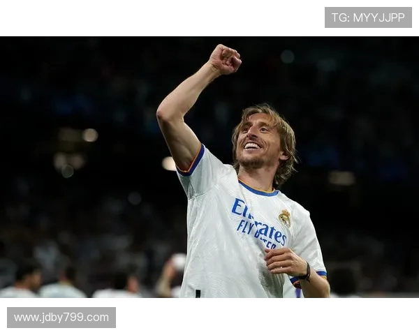 莫德里奇确定续约皇马一年